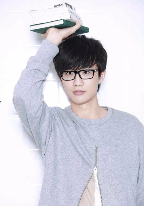 爆料许嵩近况最新消息是真的吗,真相揭秘，是真是假？